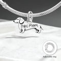 Este é um berloque (charm) de prata para bracelete com o tema "Dog Mom