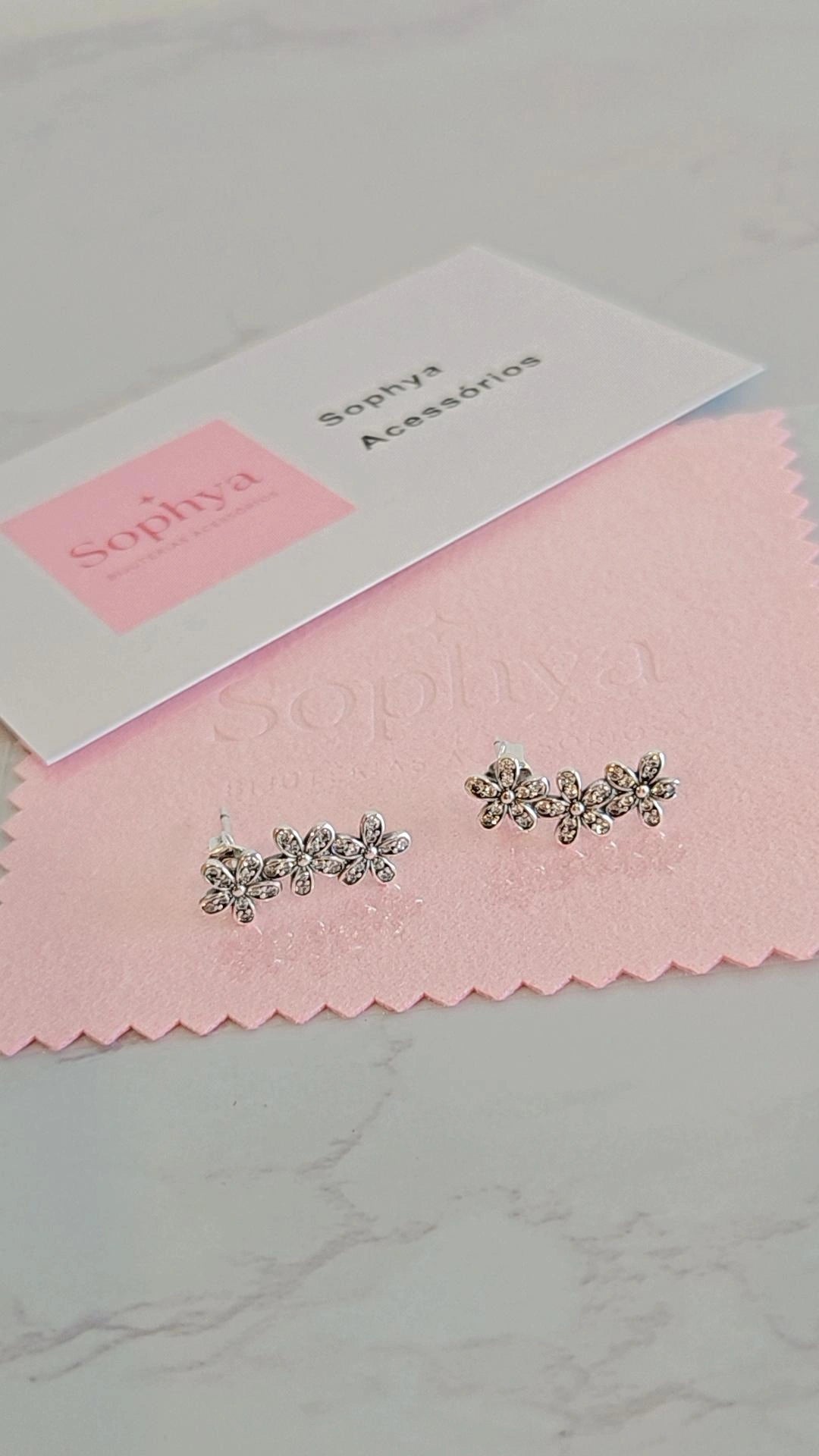 Brincos Pandra Dazzling Daisy em prata.