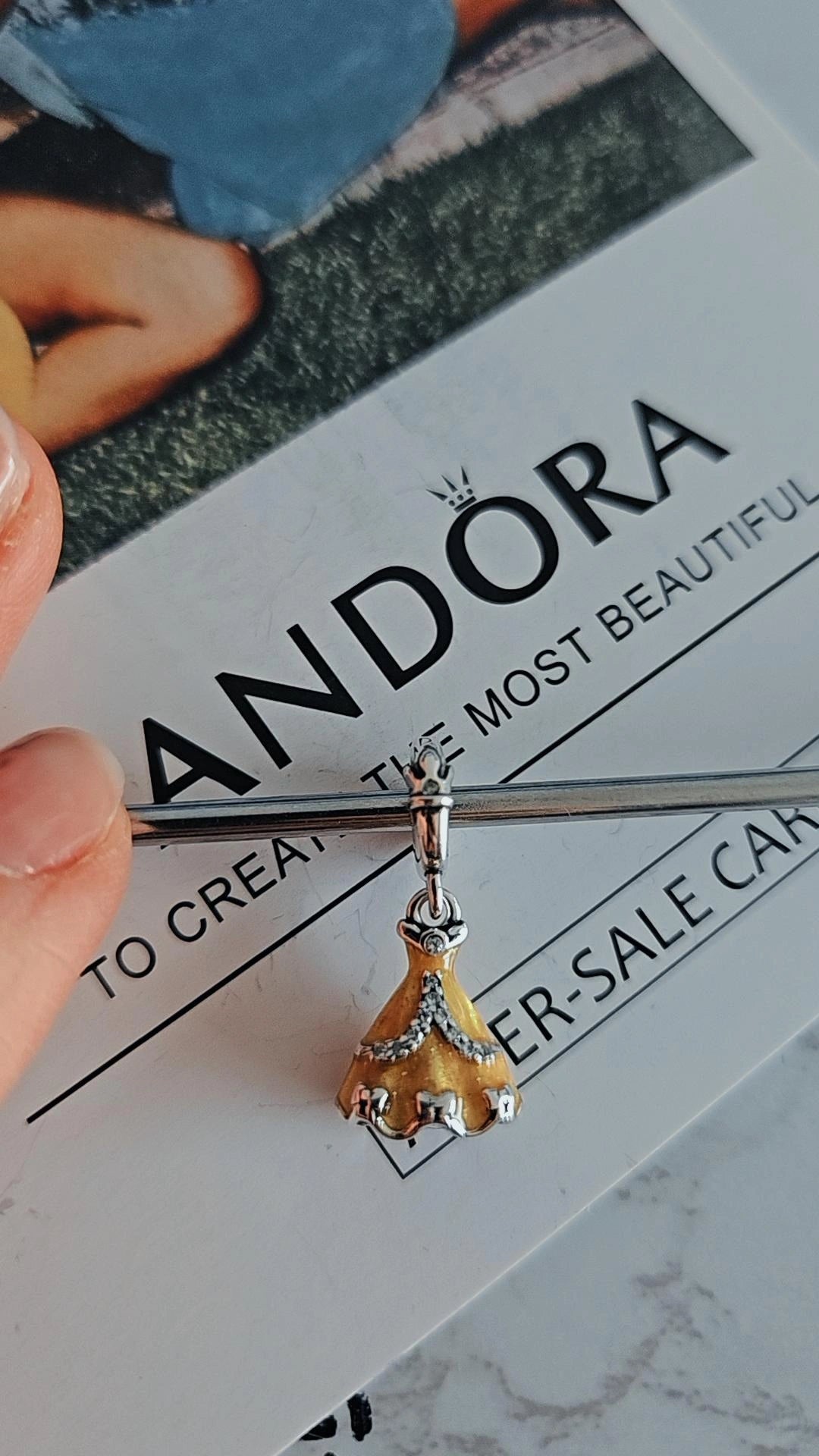 Pendente Vestido Princesa Dourado em Prata 925